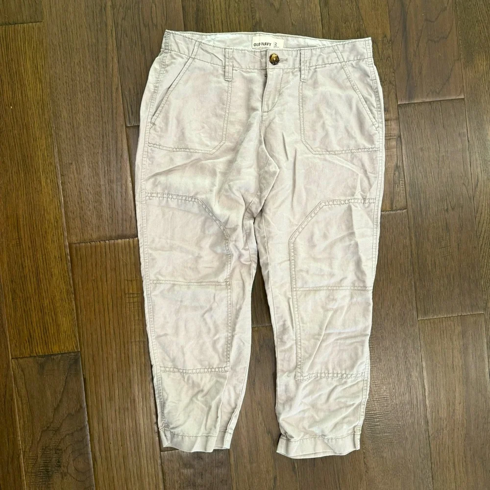 Old Navy Cropped Pants - Picture 1 of 8